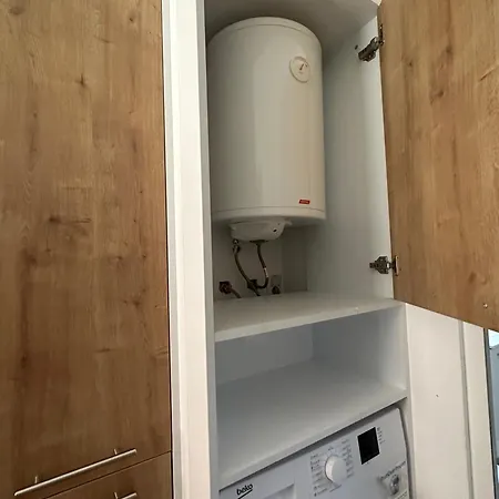 Cozy 'nest' Nis