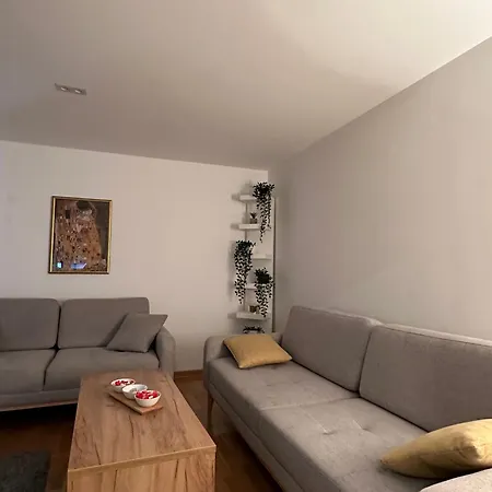 Cozy 'nest' Apartment